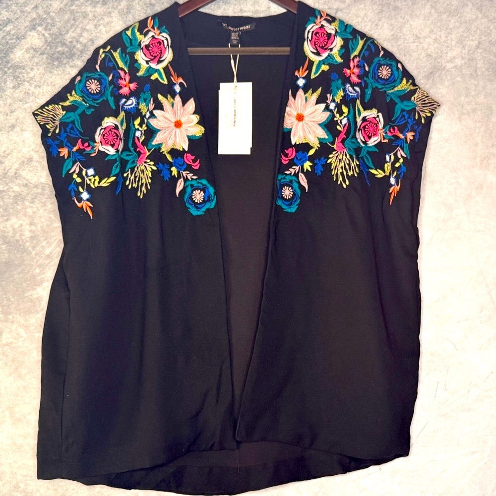 Zara Embroidered Florals Short Sleeved Open Cardigan Topper L / XL